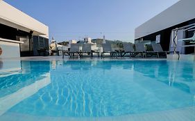 Azuline Hotel M